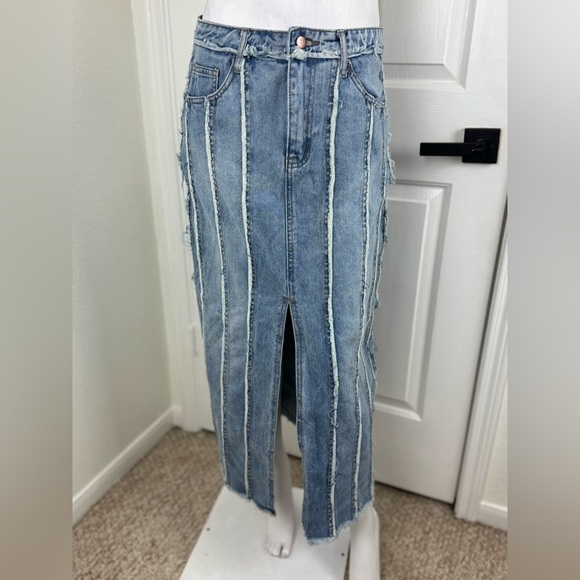 Blue b Distressed Denim Maxi Skirt Size Small.  A22 - Picture 3 of 11